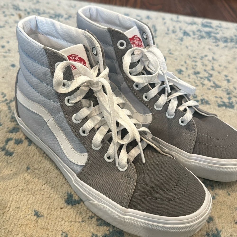 Vans High Tops Size 6.5 men’s 8 women’s New